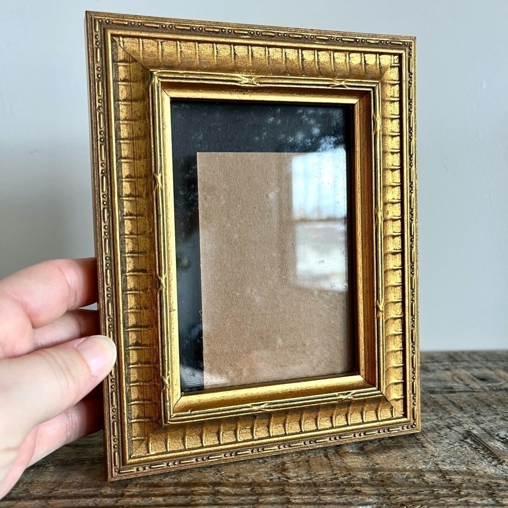 Gold MCM style frame 3.5”x5”